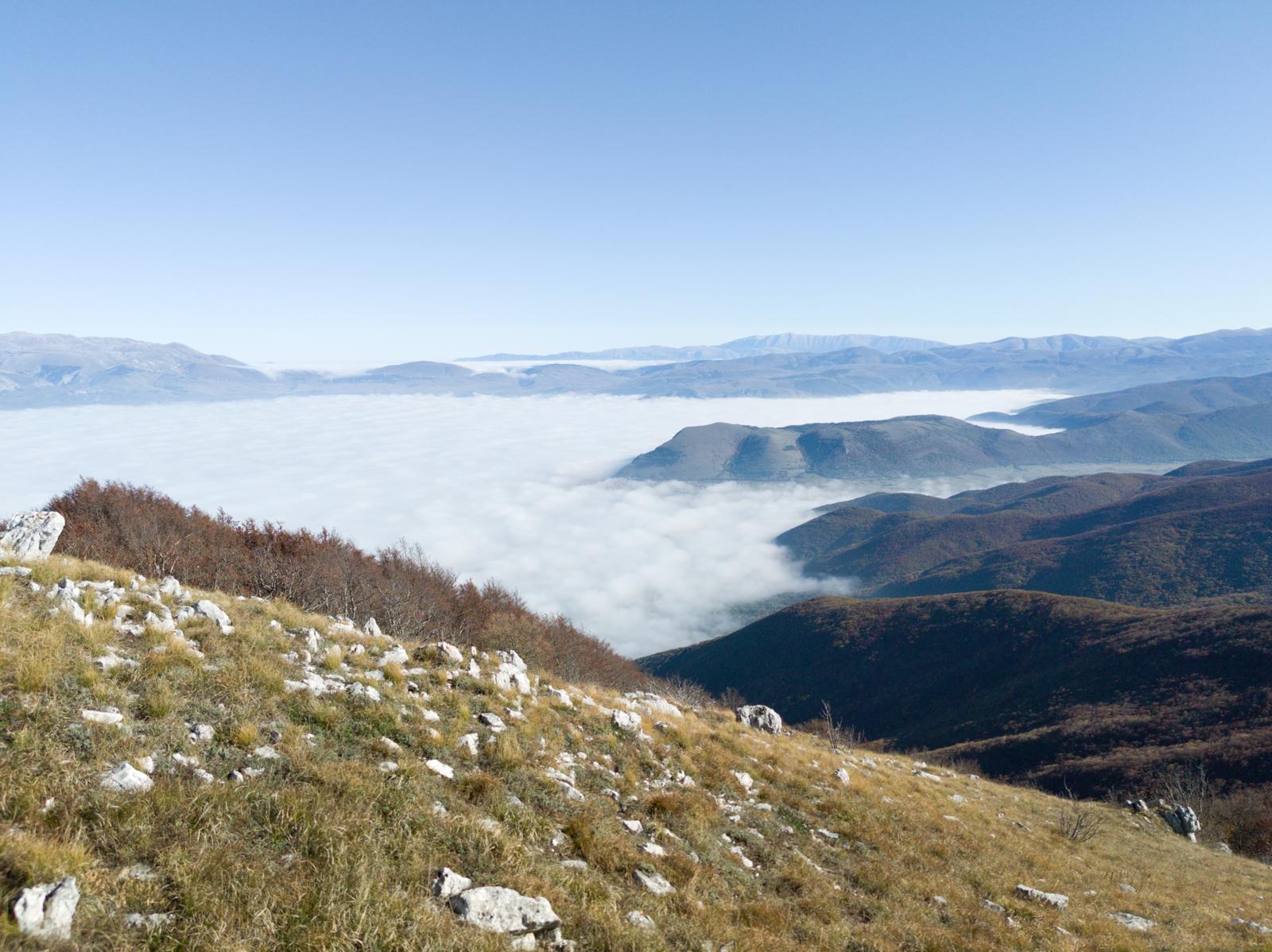 Anello Monte Romanella mt.1757 , M.Coppetello mt.1737 , Monte Bello mt.1565 , da Luco dei Marsi a Parco S.Leonardo Anello Monte Romanella mt.1757 , M.Coppetello mt.1737 , Monte Bello mt.1565 , da Luco dei Marsi a Parco S.Leonardo